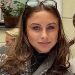 Mia Charlotte Mollowitz